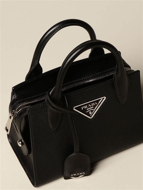 prada borsa a mano in pelle calf nero tu|Borsa a mano large in Saffiano .